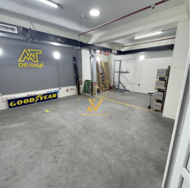 Garage for Rent
