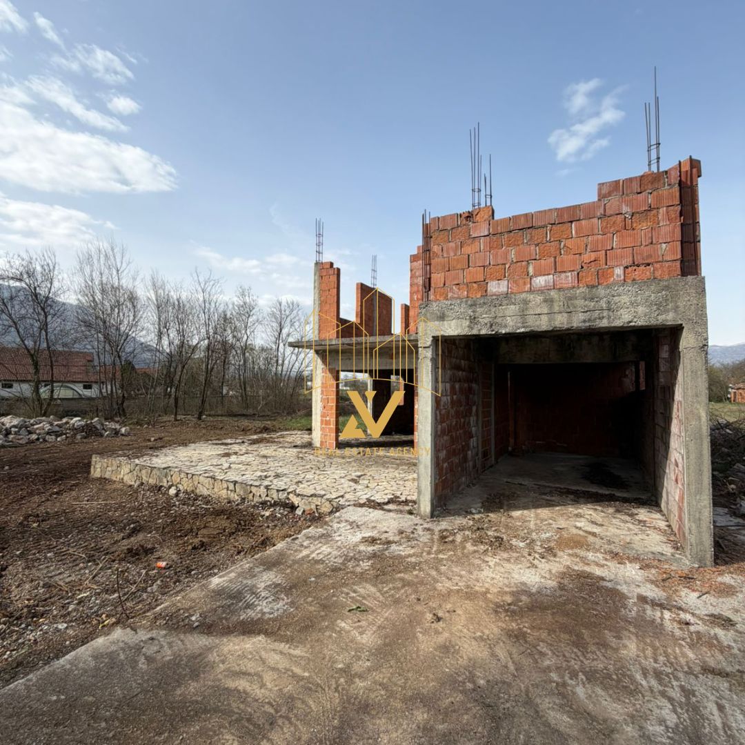 Plac na prodaju, Ćurilac, Danilovgrad