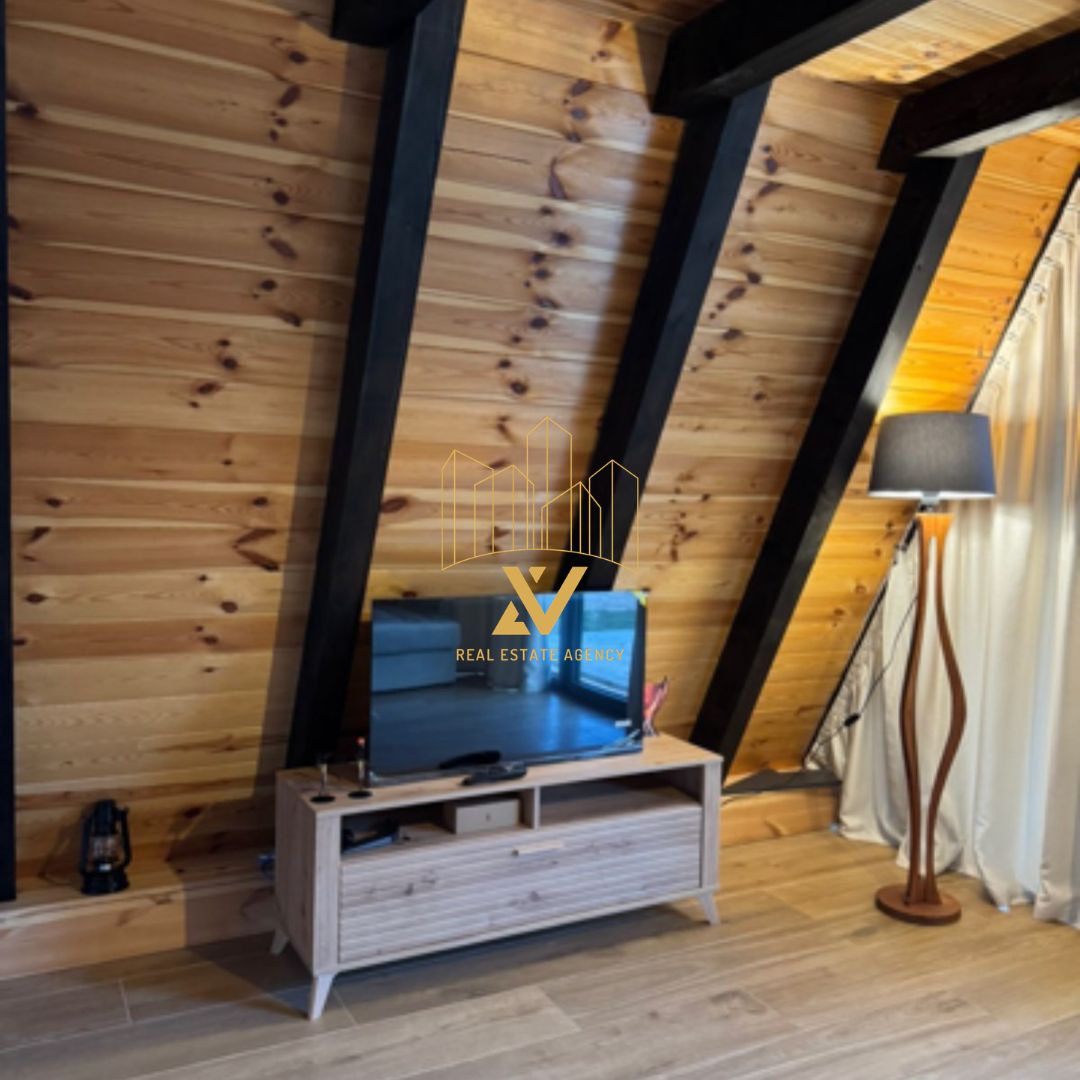 Dvije A-frame vikendice na prodaju
