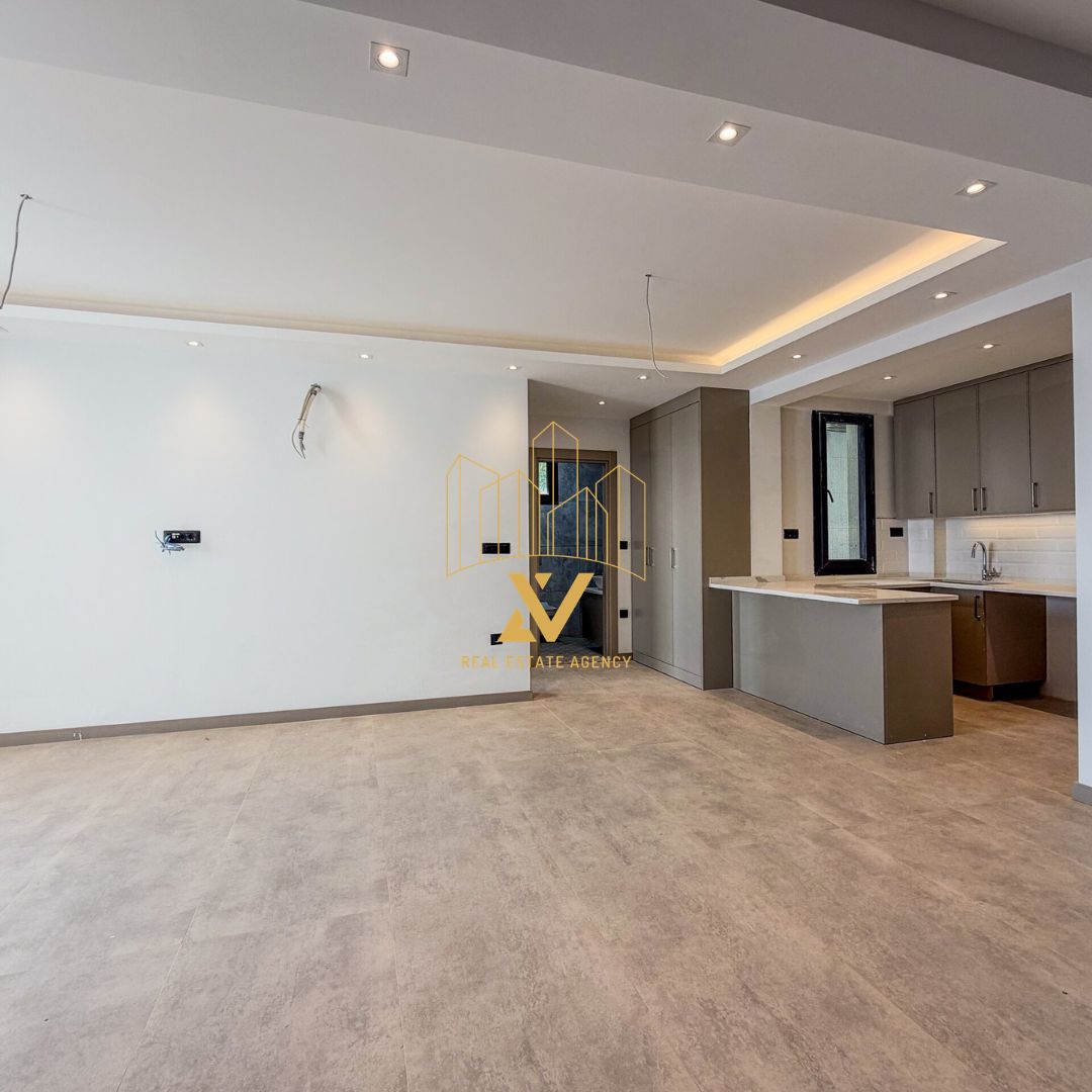 Trosoban stan sa pogledom na more na prodaju – Komoševina, Budva (93 m²)